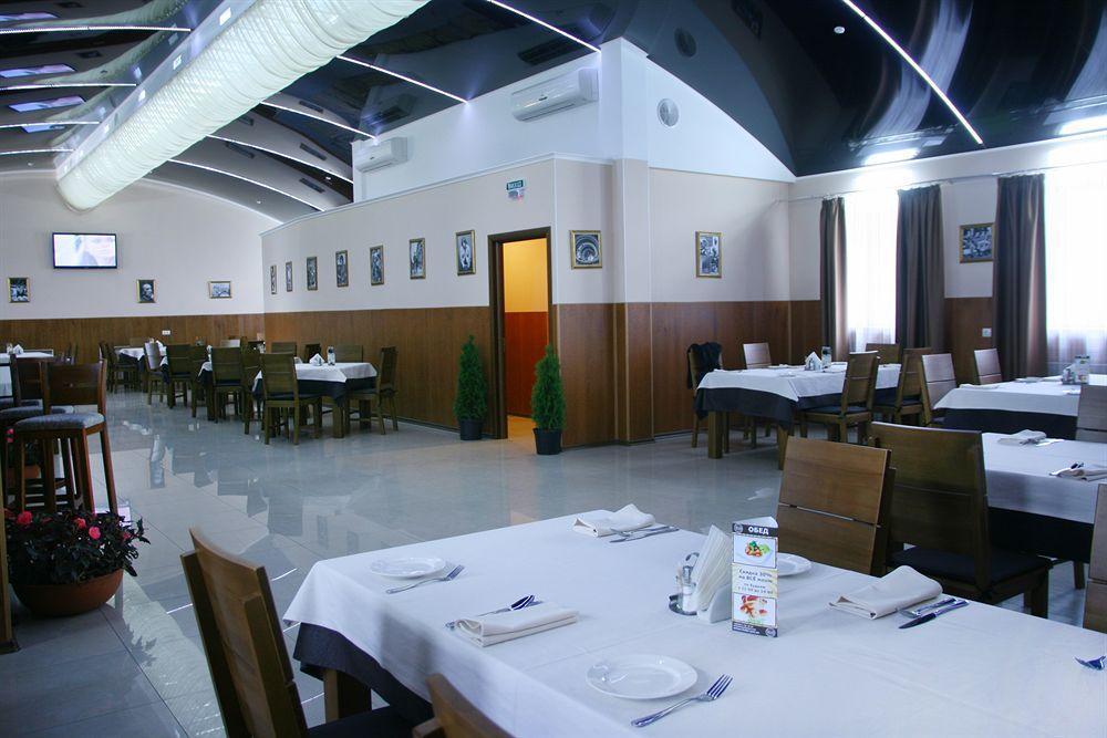 Hotel An-2 Kharkiv Exterior photo