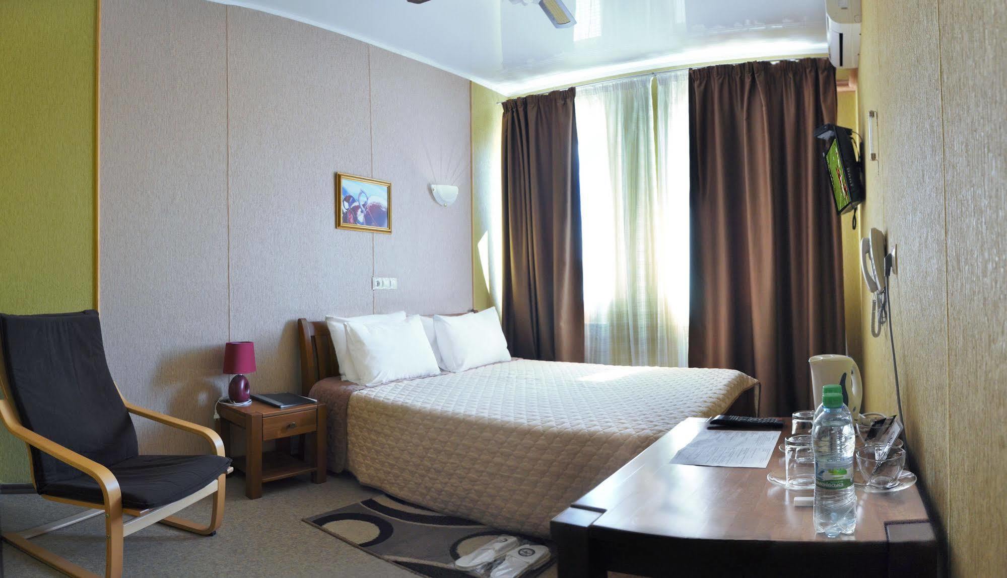 Hotel An-2 Kharkiv Exterior photo