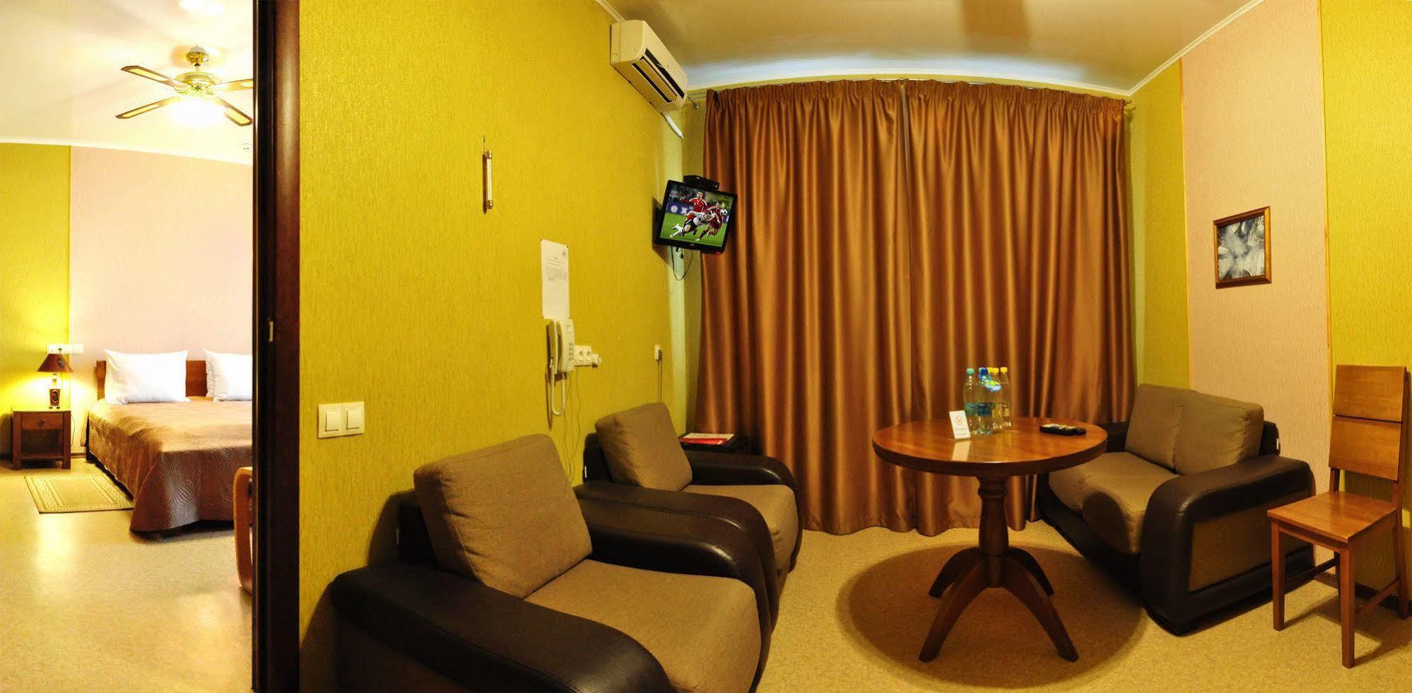 Hotel An-2 Kharkiv Exterior photo
