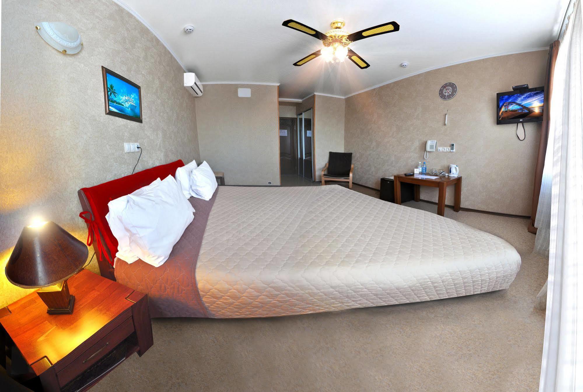Hotel An-2 Kharkiv Exterior photo