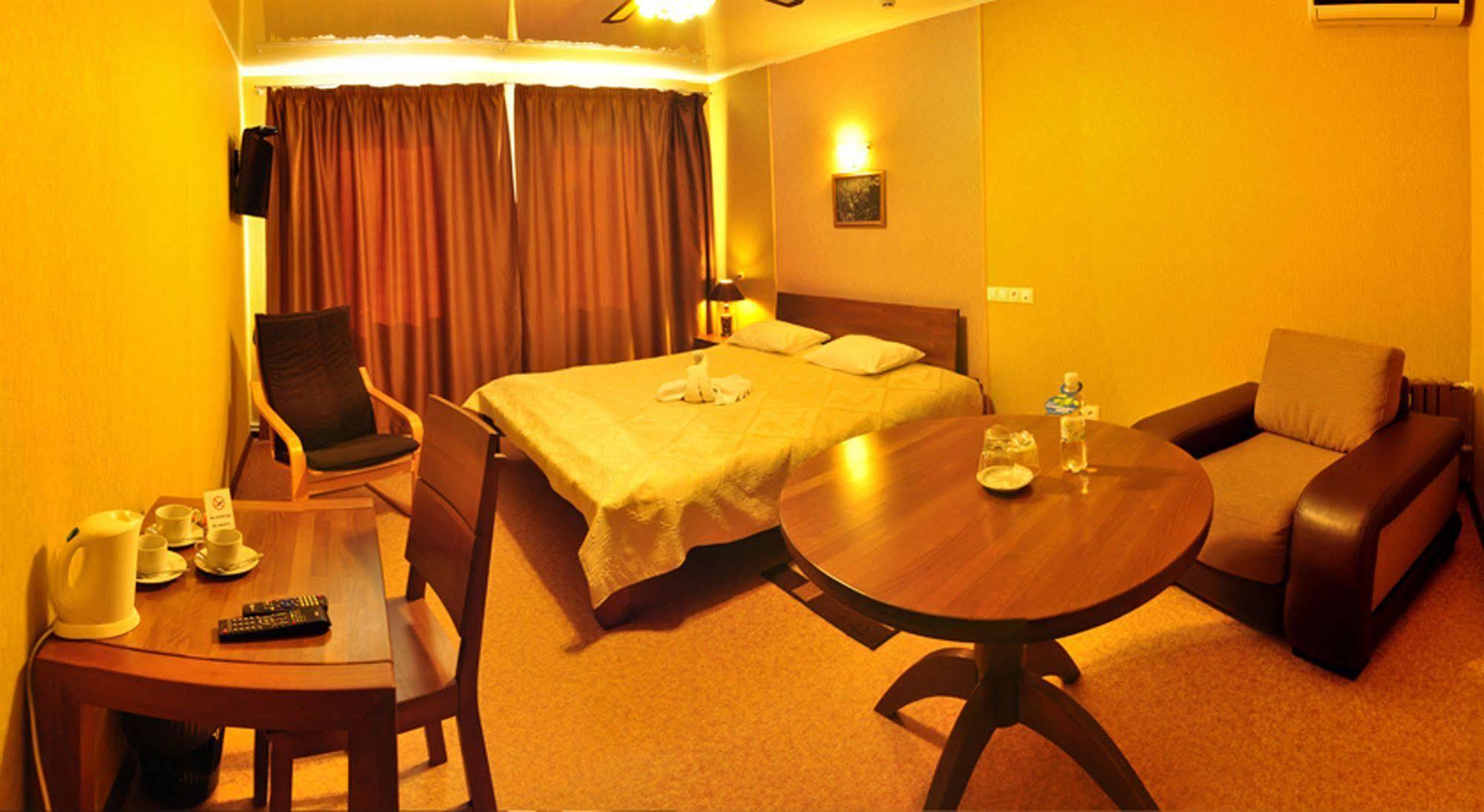 Hotel An-2 Kharkiv Exterior photo